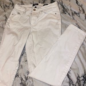 Nine West cigarette skinny jeans